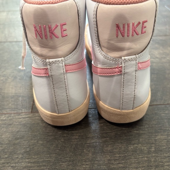 Nike Blazer Mid ‘77 summit white/pink foam Sneakers - Big Kids - Picture 3 of 8